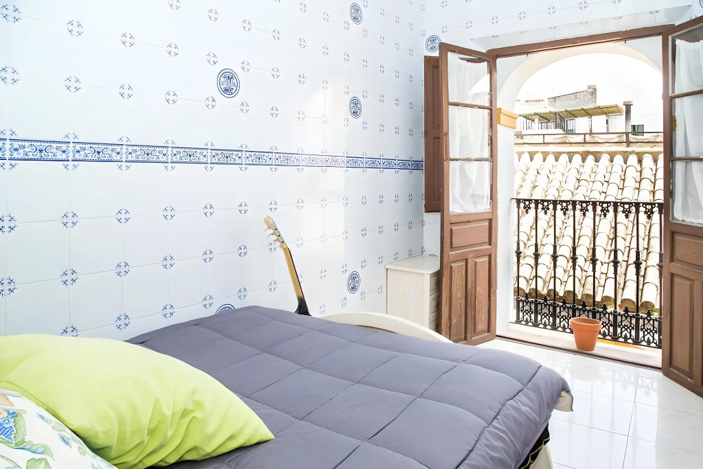 Хостел Onefam Catedral Hostel Sevilla — 4