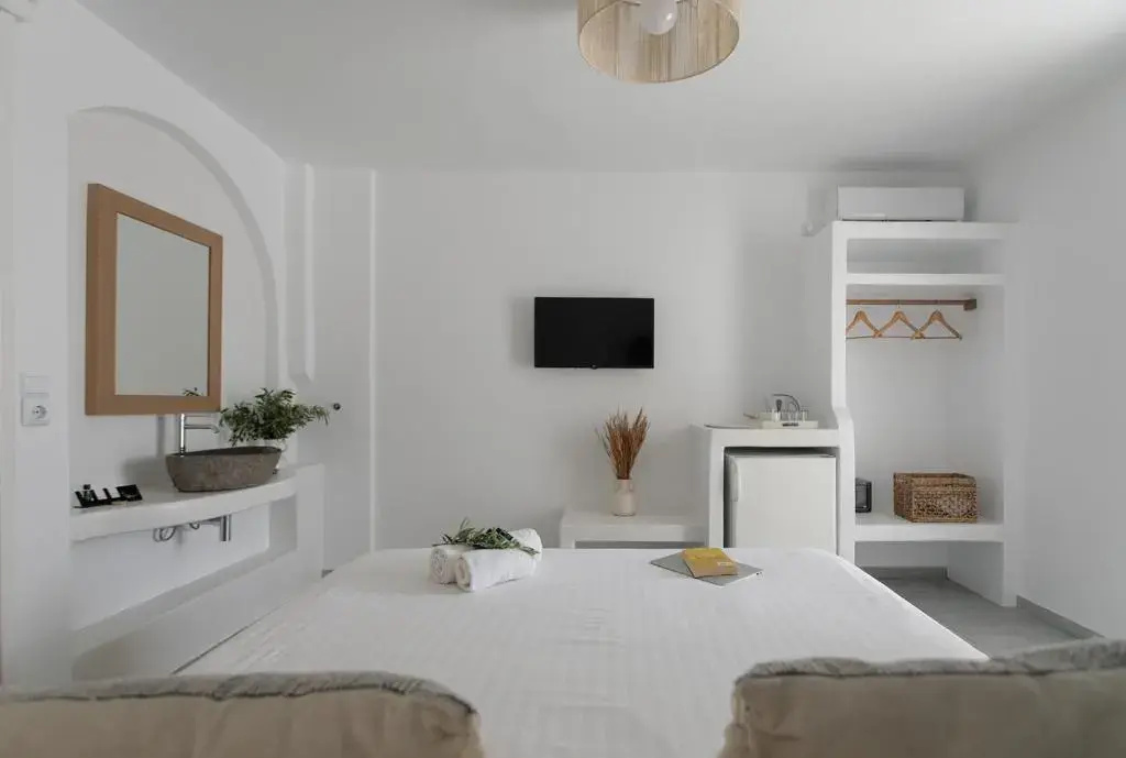 Economy Double room with sea view (full double bed)