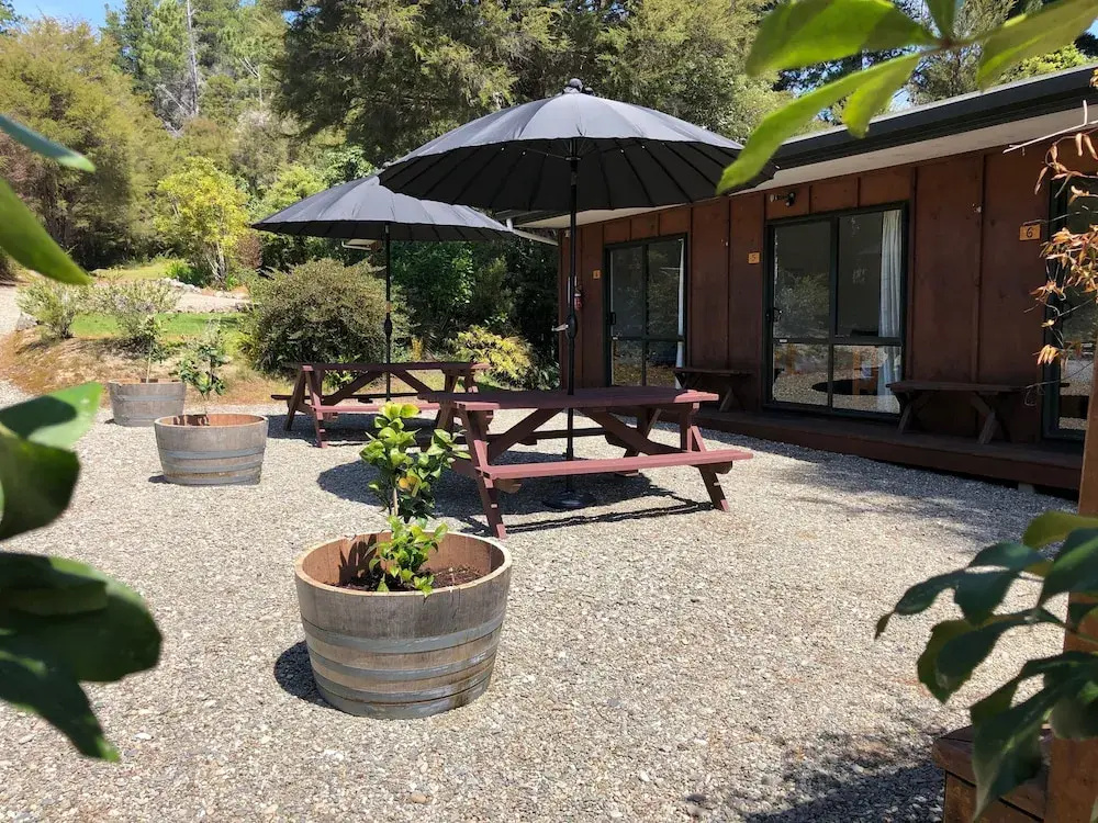 Kanuka Ridge Lodge and Backpackers