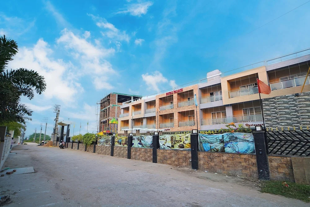 Royal Palace Beach Resort — фото 1