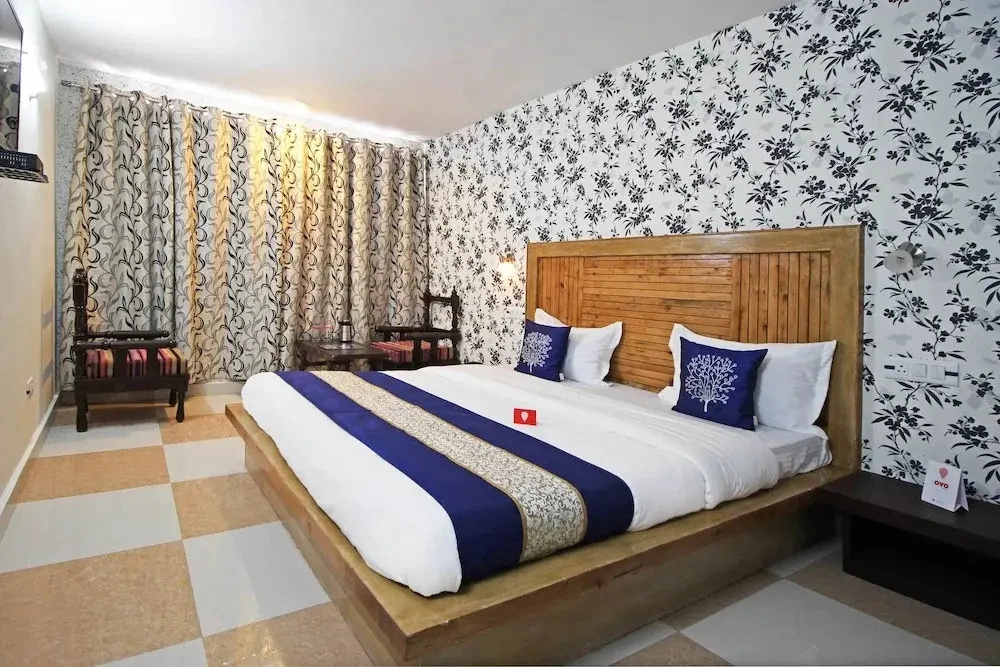 OYO Rooms Near Zero Bridge