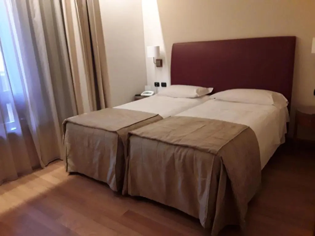 Monica Hotel Fiera - Chambres