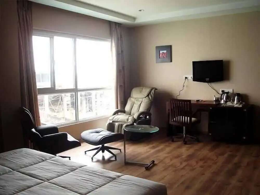 Hotel MD's Continental — фото 6