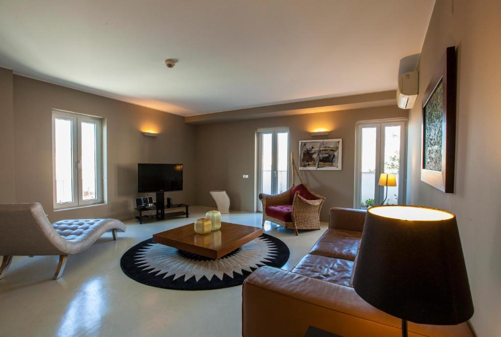 Pateo Lisbon Lounge Suites by null