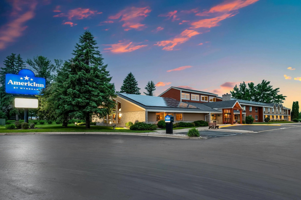 AmericInn by Wyndham Hutchinson