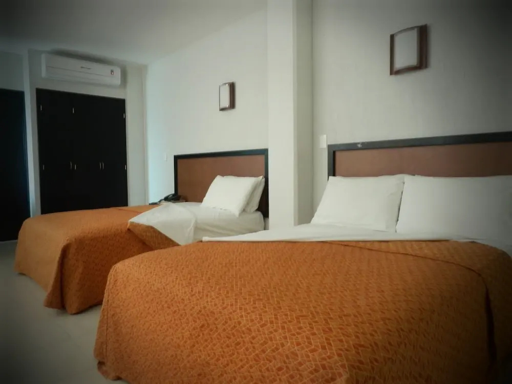 Standard Quadruple Suite