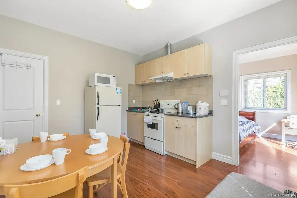 Bright 2 BR Private Suite by Elevate Rooms - фото 13