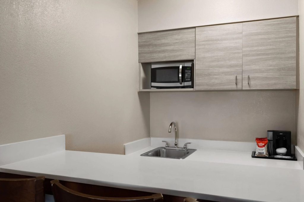 La Quinta Inn & Suites by Wyndham Goodlettsville - Nashville - фото 19