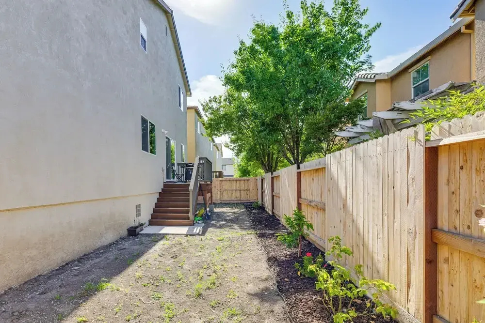 Spacious Family Home in Stockton - Pets Welcome! - фото 25