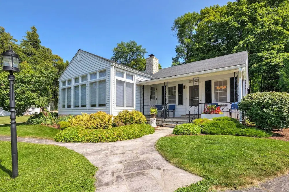 Boutique Home in Door County w/ Eagle Harbor Views