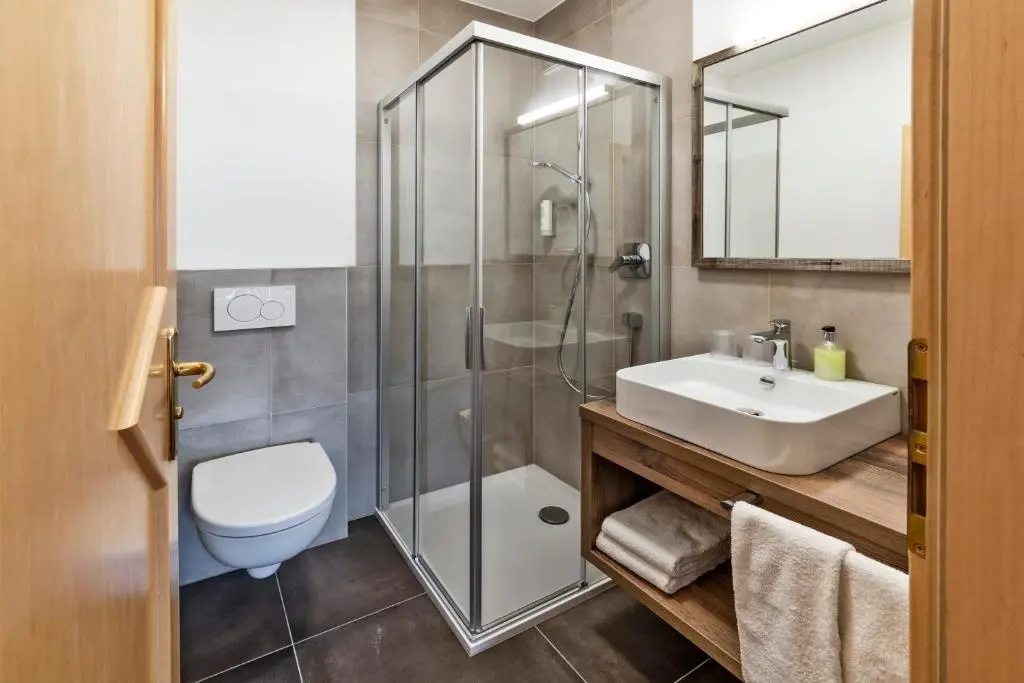 Standard Double room with balcony (full double bed)