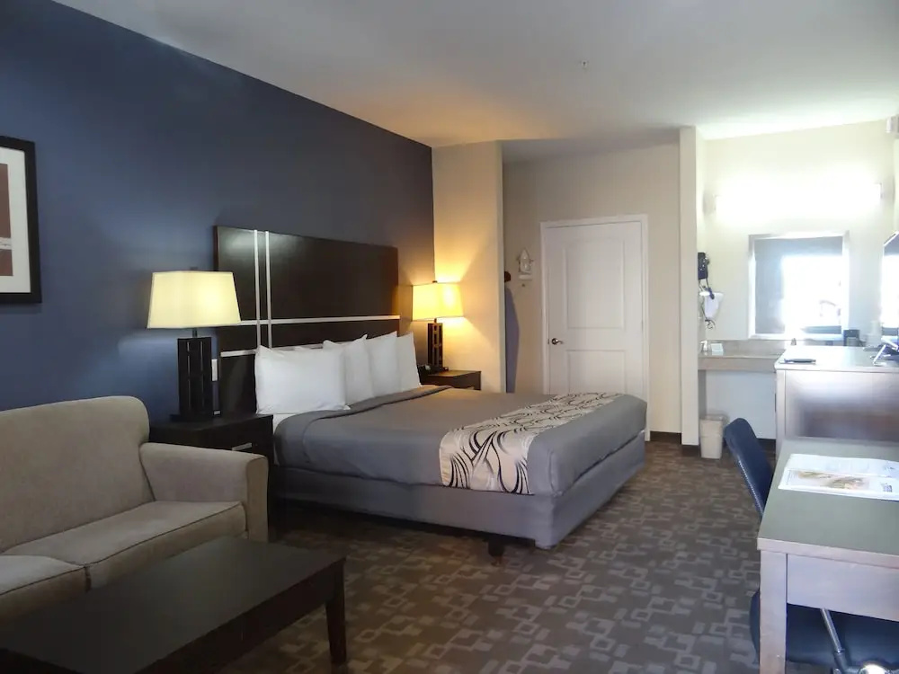 Americas Best Value Inn & Suites Baytown - San Jacinto Mall