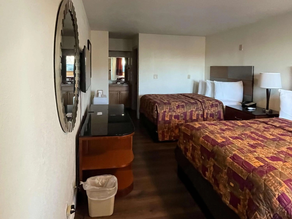 Motel 6 Galveston, TX - Beach/Seawall — 5