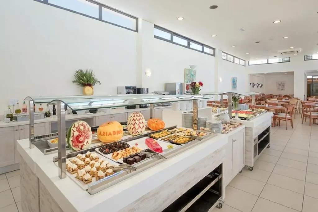 Food & Beverage