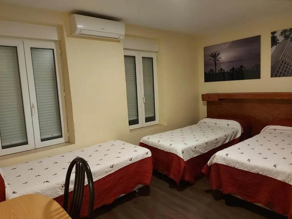 Standard Triple room