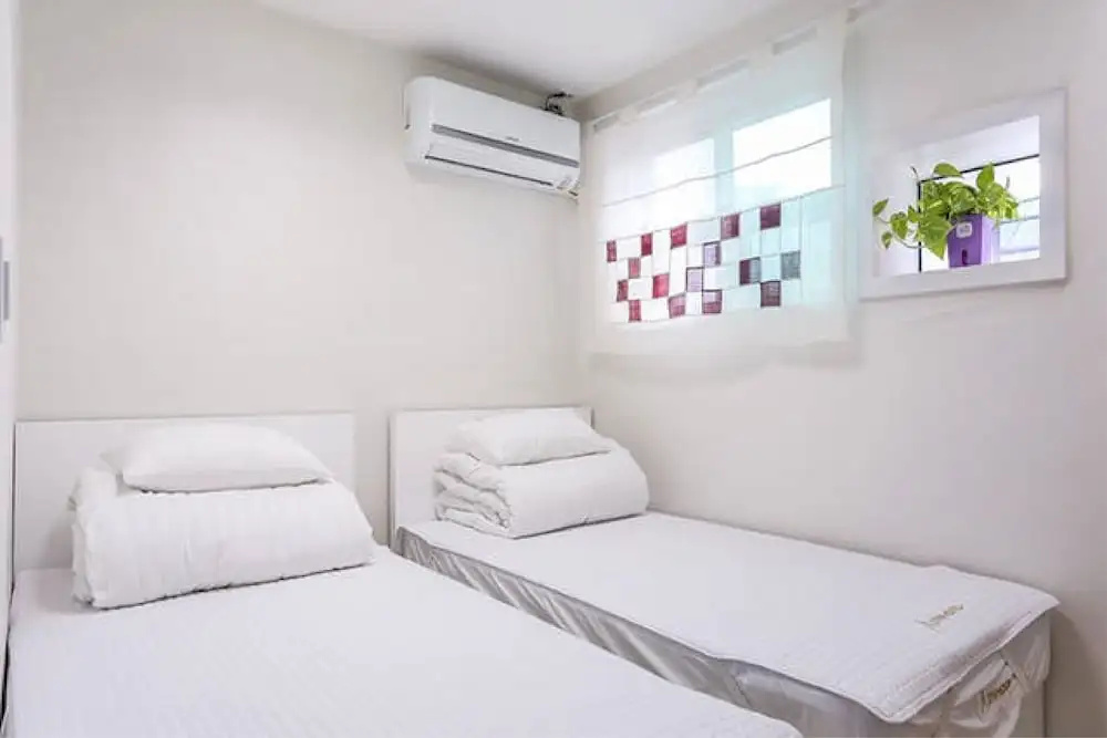 Double room (twin beds)