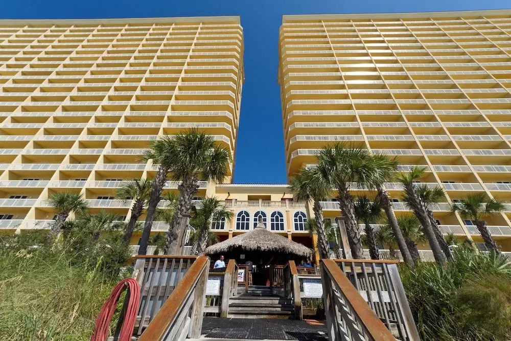 Its Sea-esta Time! Sleep, Sun, & Sea on the 9th Floor! Sleeps 6! Beachfront!
