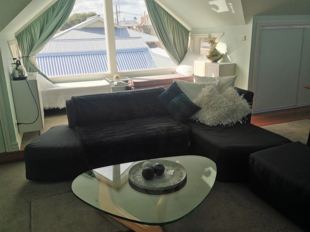 Deluxe Suite with balcony — room photo 2