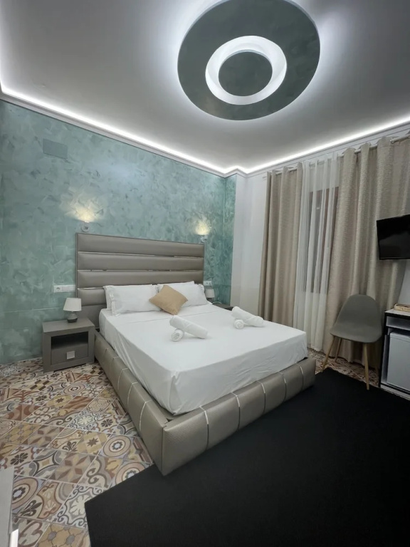 Deluxe Double room (full double bed)