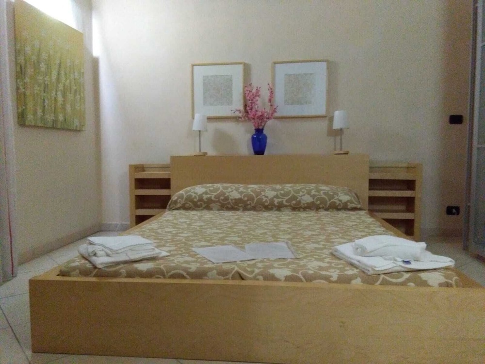 Palazzo Vergine I Due Mari — 2