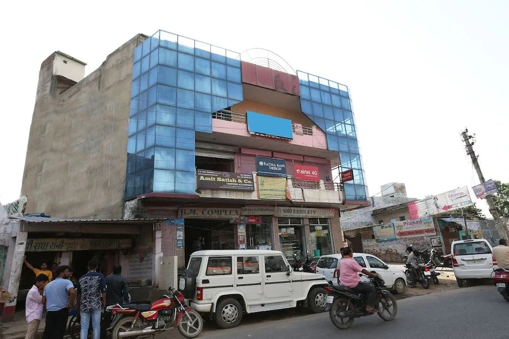 Oyo 18438 Radharani Guest House