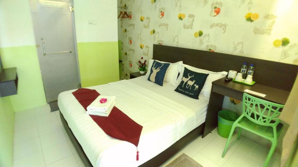 Apple 1 Hotel Gurney