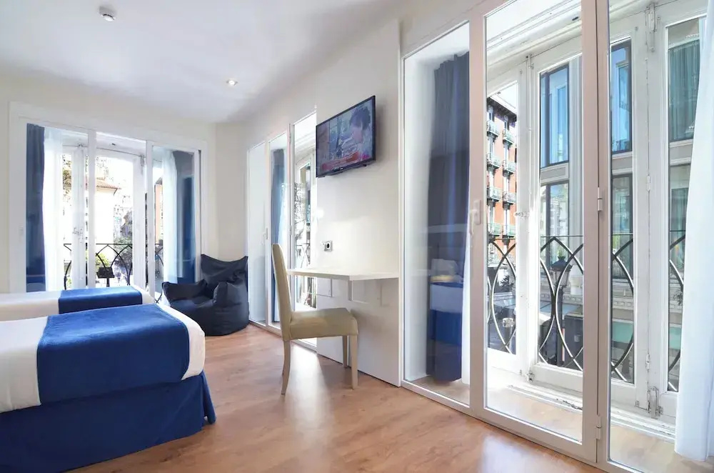 1 Bedroom Standard Double room with balcony (twin beds)