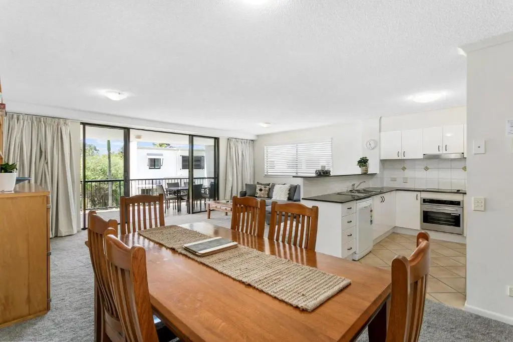 3 Bedrooms Apartment