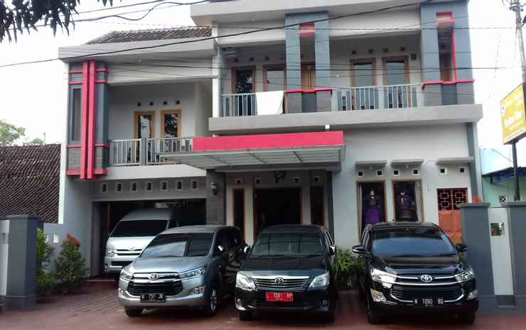 OYO 1306 Kraton Mas Family Residence