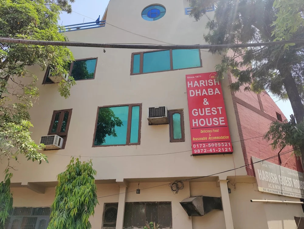 Harish Guest House -Railway Station Road