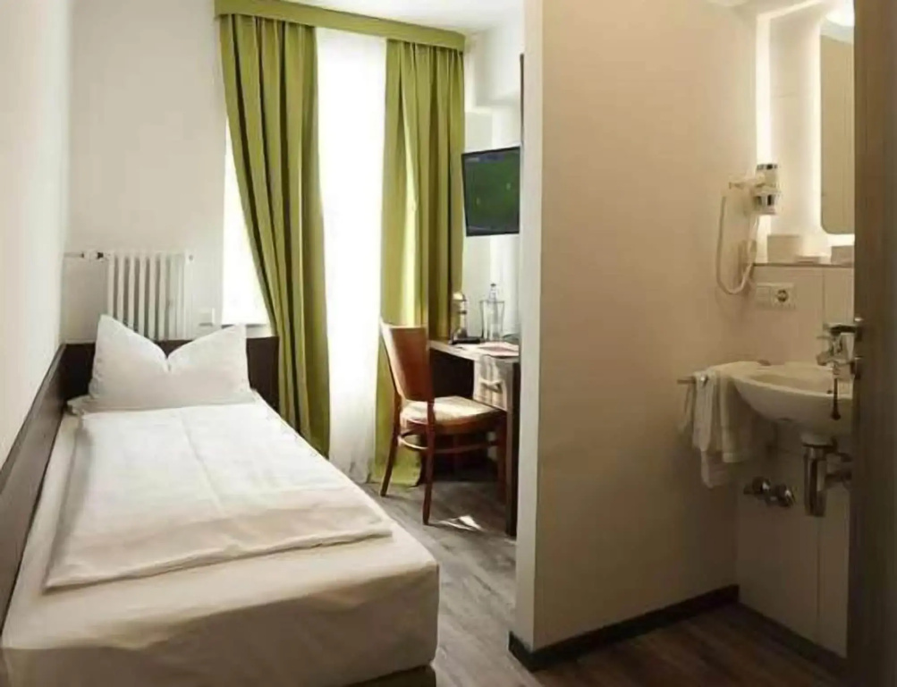Hotel photo 2