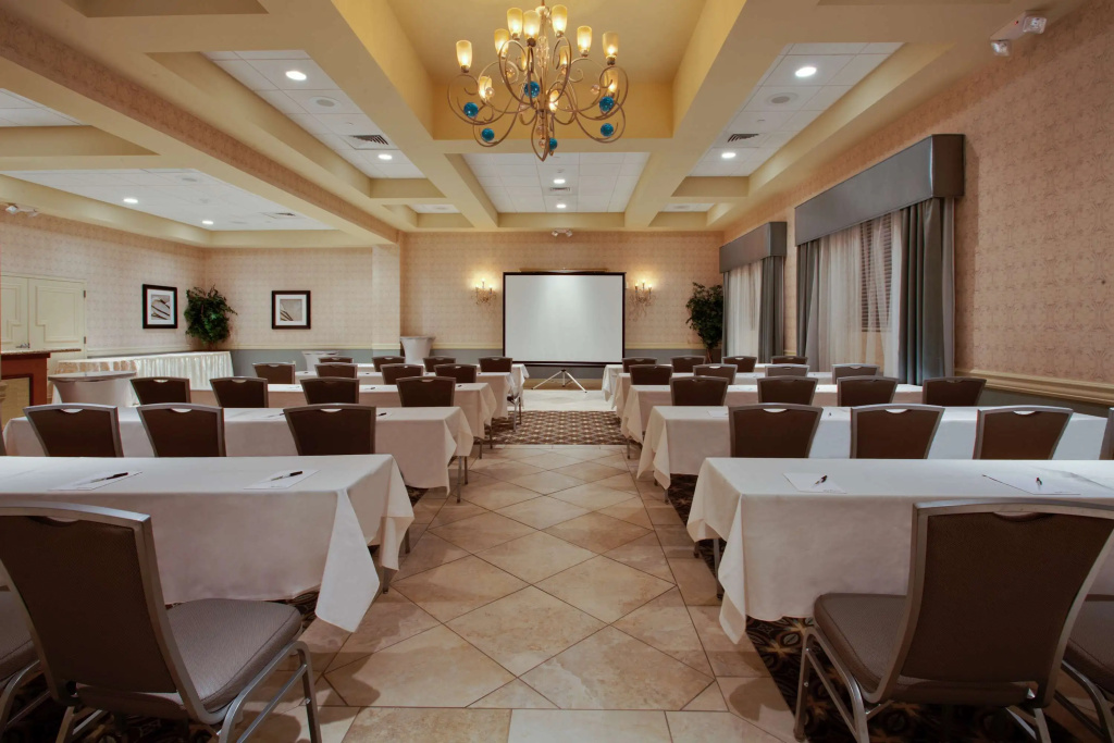 Radisson Hotel Freehold - Général