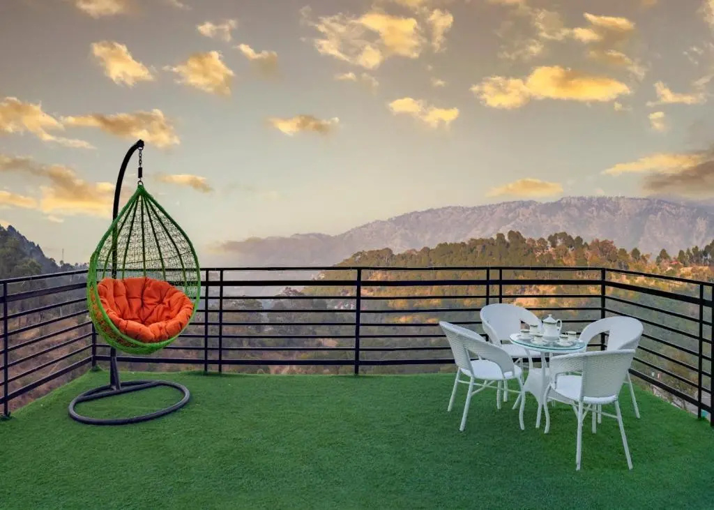 3 BHK Serviced Apartment Toy Train Lawn Kasauli