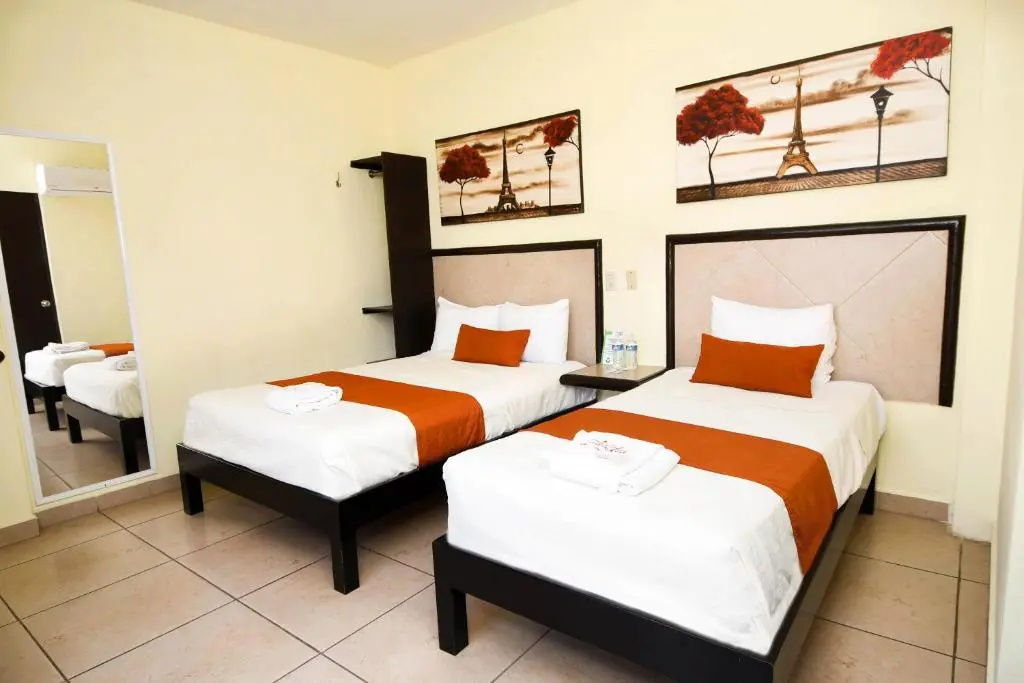 Standard Triple room
