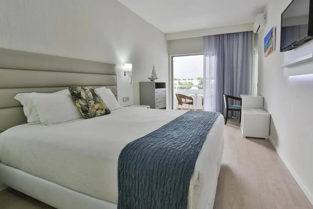 Carvi Beach Hotel - Chambres