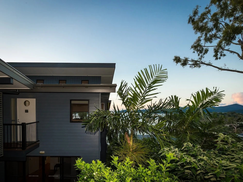 Shoreline Apartments