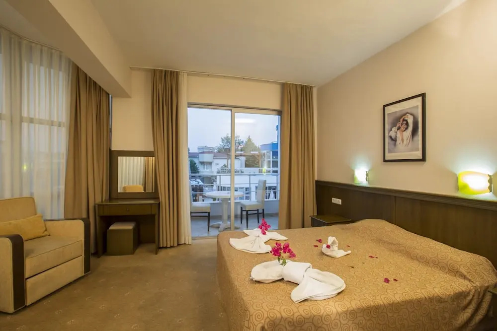 Standard Triple room