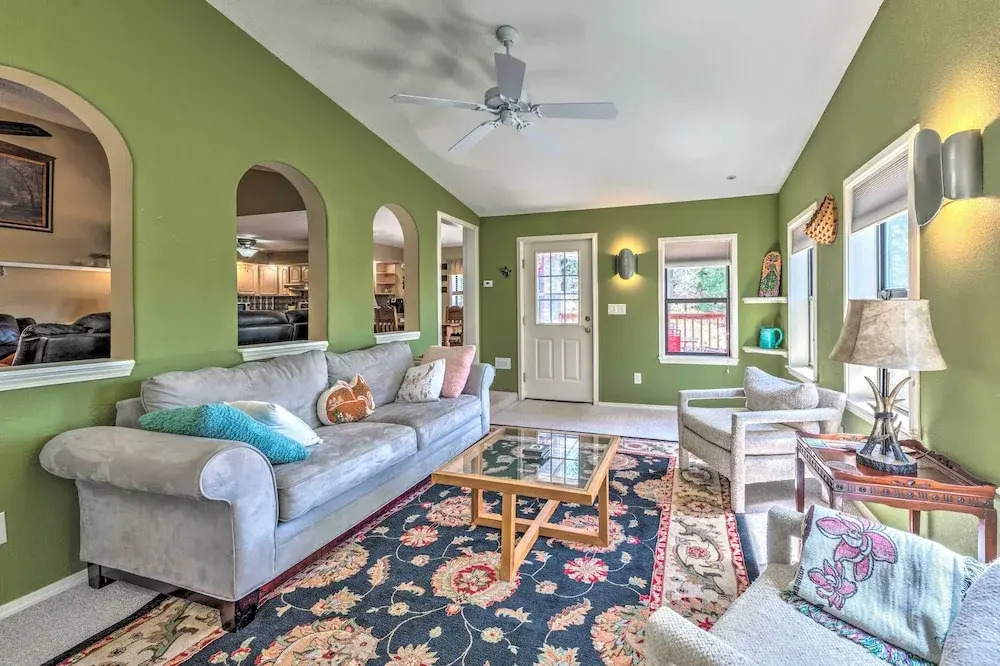 Cloudcroft Escape w/ Forest Views! - фото 6