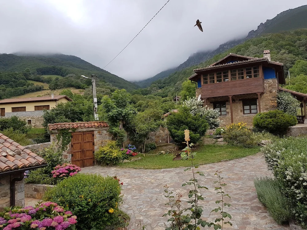 Casas de Aldea Valle de Bueida