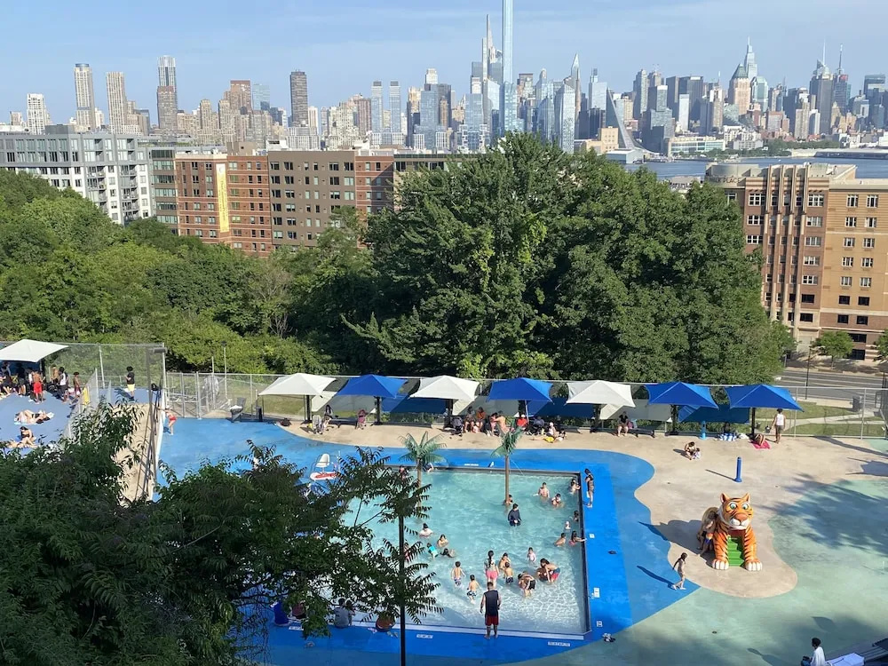 1 Lovely 2 Bedrooms Rental in West New York Nj