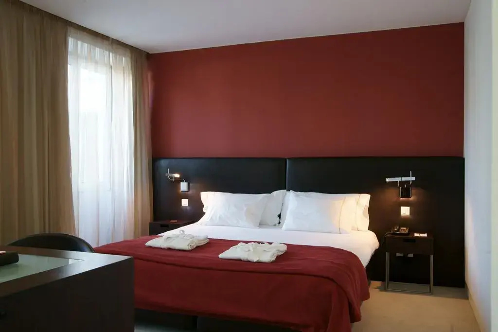 Hotel Jerónimos 8 - Chambres