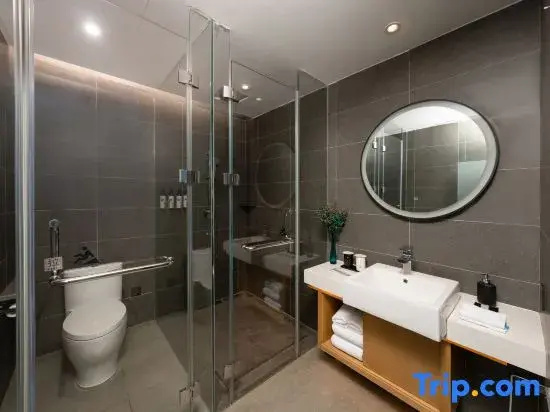 Executive Double room with city view (full double bed)