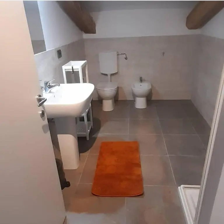 Deluxe Double room (full double bed)