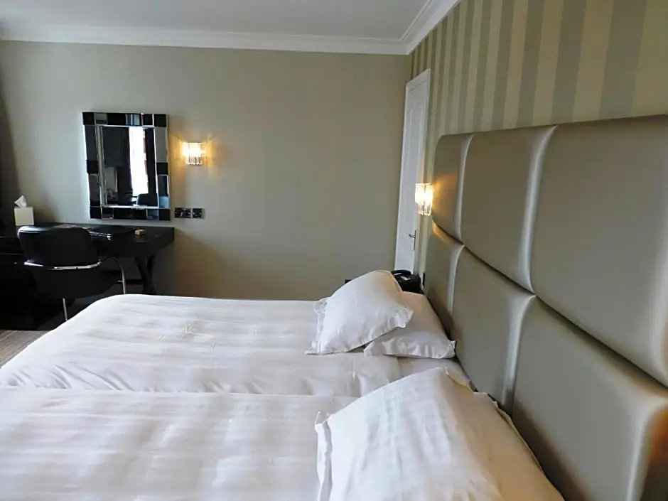 The Cliff Hotel - Chambres