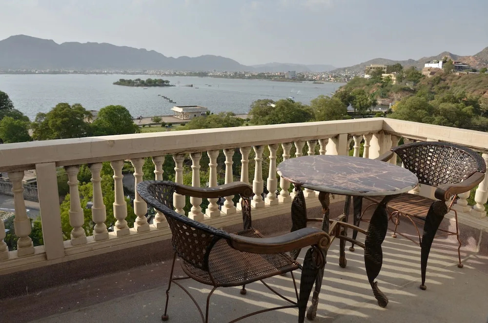 Balcony & Terrace