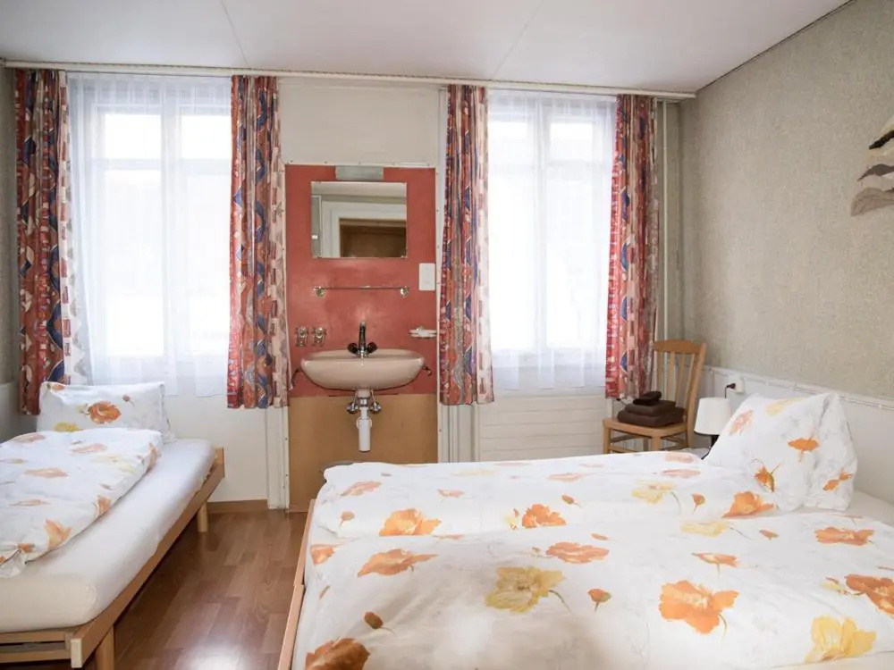 Standard Triple room