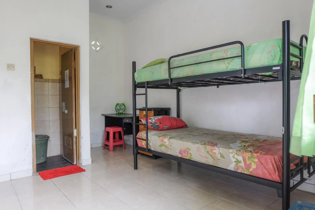 Bed in Dorm