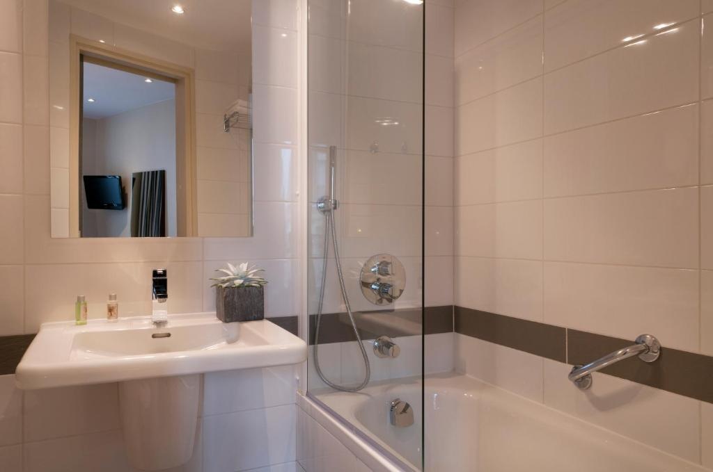 Standard Double room (full double bed) — room photo 3