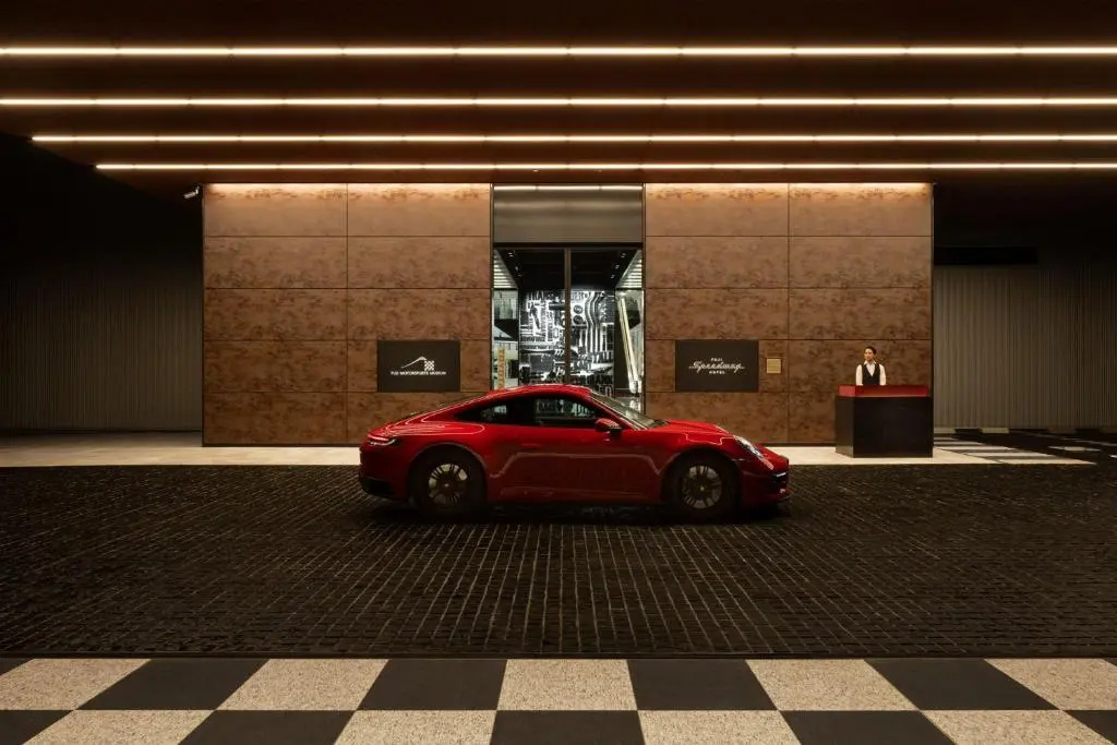 Lobby & Reception