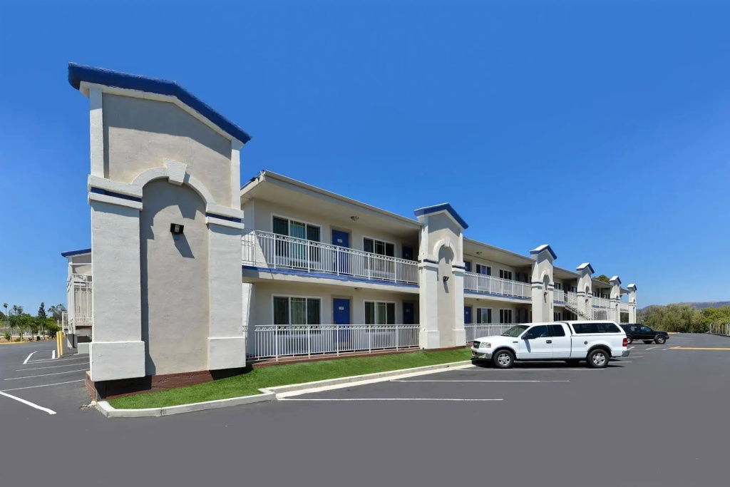 Motel 6-Vista, CA